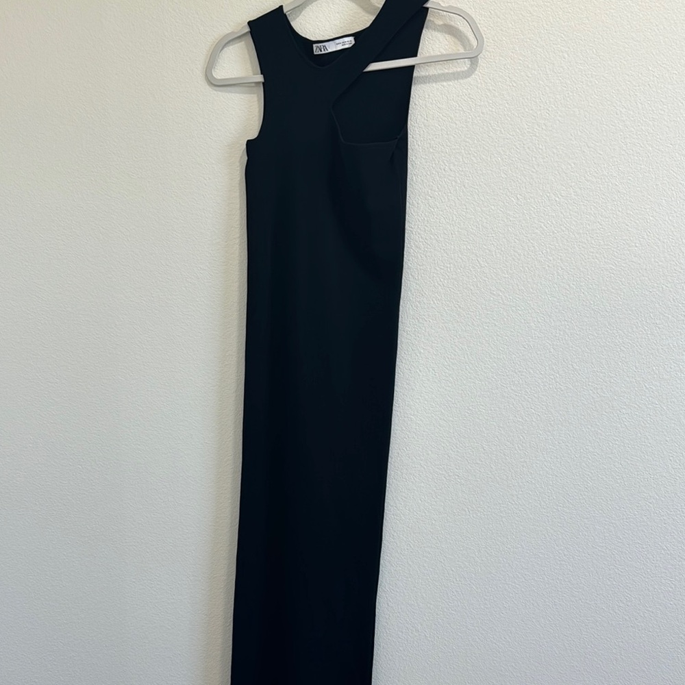 Zara Elegant Black Sleeveless Dress